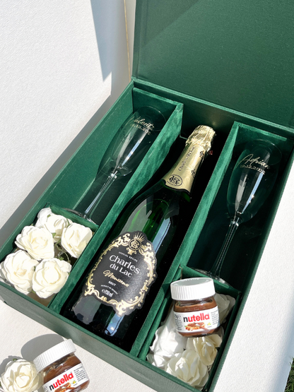 Personalise Now | Gift SET | Happy Anniversary Elegant Champagne Box with Glasses | Champagne not included